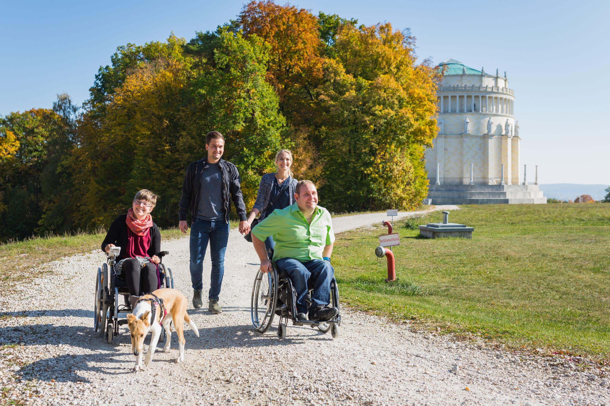 Inklusive Gruppe_Befreiungshalle© Tourismusverband Kelheim • Michaela Heelemann_klein.jpg Leider haben wir keinen Alternativtext zu diesem Bild, aber wir arbeiten daran.